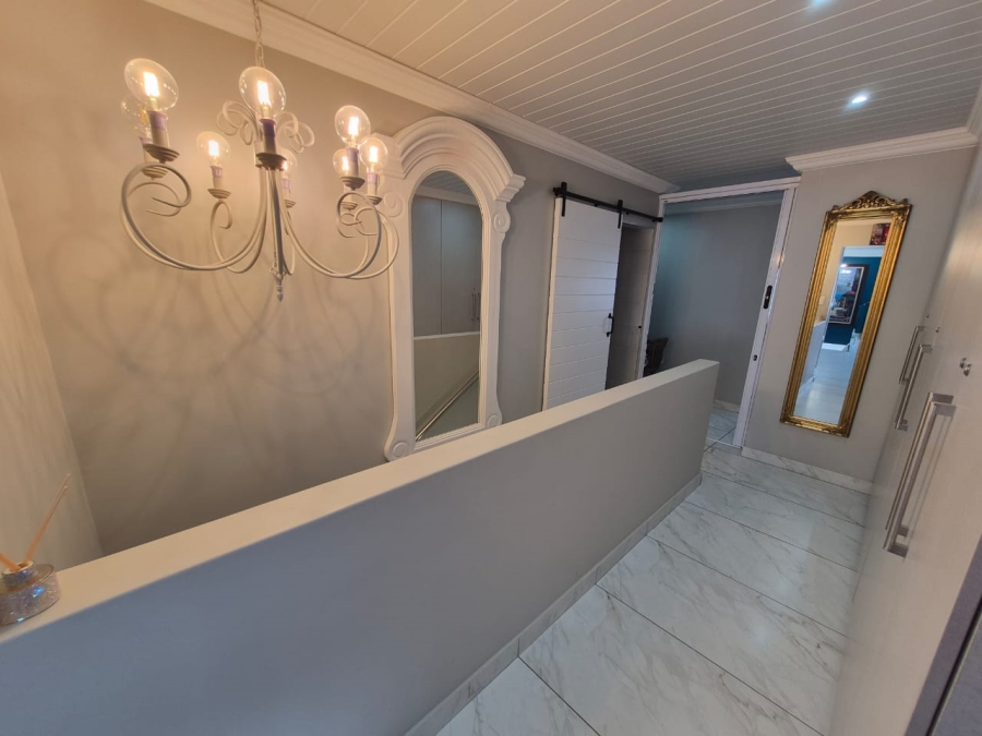4 Bedroom Property for Sale in Monte Christo Western Cape